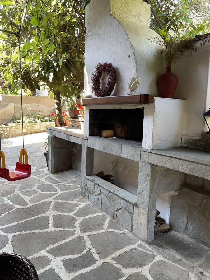 Theodoras House Guest House Nea Iraklitsa Екстериор снимка
