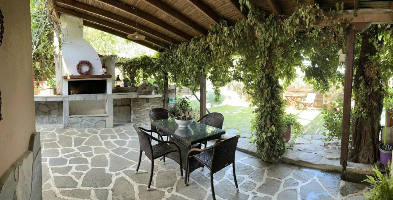 Theodoras House Guest House Nea Iraklitsa Екстериор снимка
