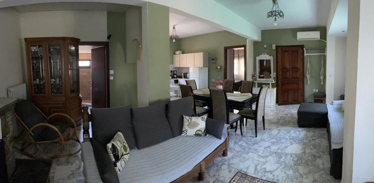 Theodoras House Guest House Nea Iraklitsa Екстериор снимка